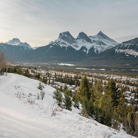 A Bear And Bison Country Inn Canmore Exteriér fotografie