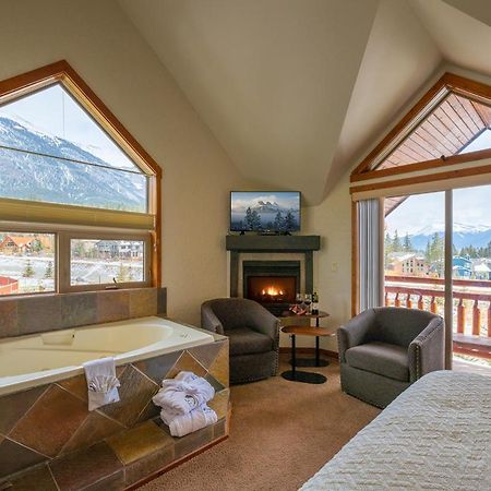 A Bear And Bison Country Inn Canmore Exteriér fotografie