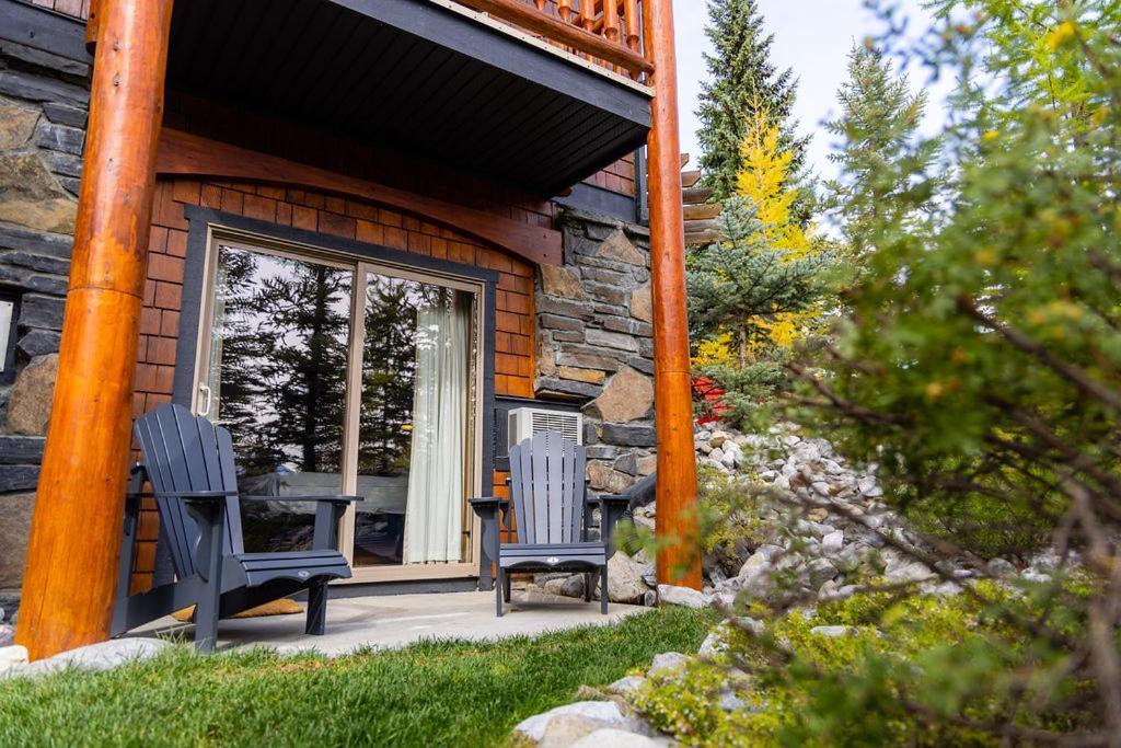A Bear And Bison Country Inn Canmore Exteriér fotografie