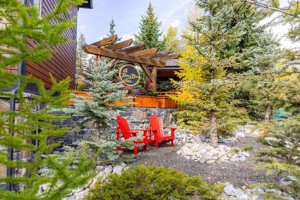 A Bear And Bison Country Inn Canmore Exteriér fotografie