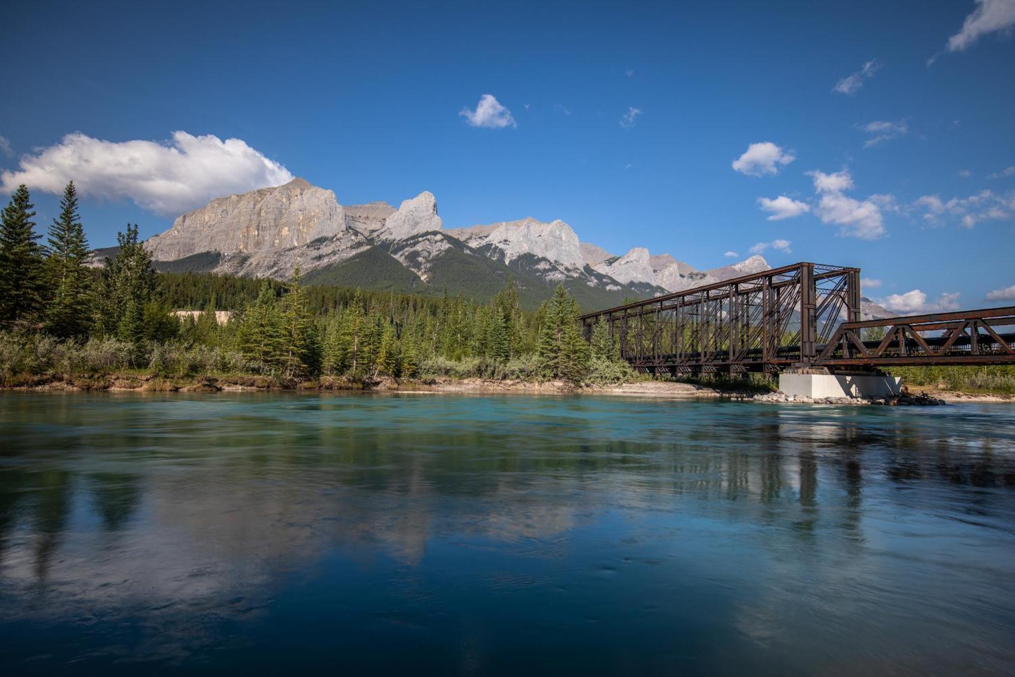 A Bear And Bison Country Inn Canmore Exteriér fotografie