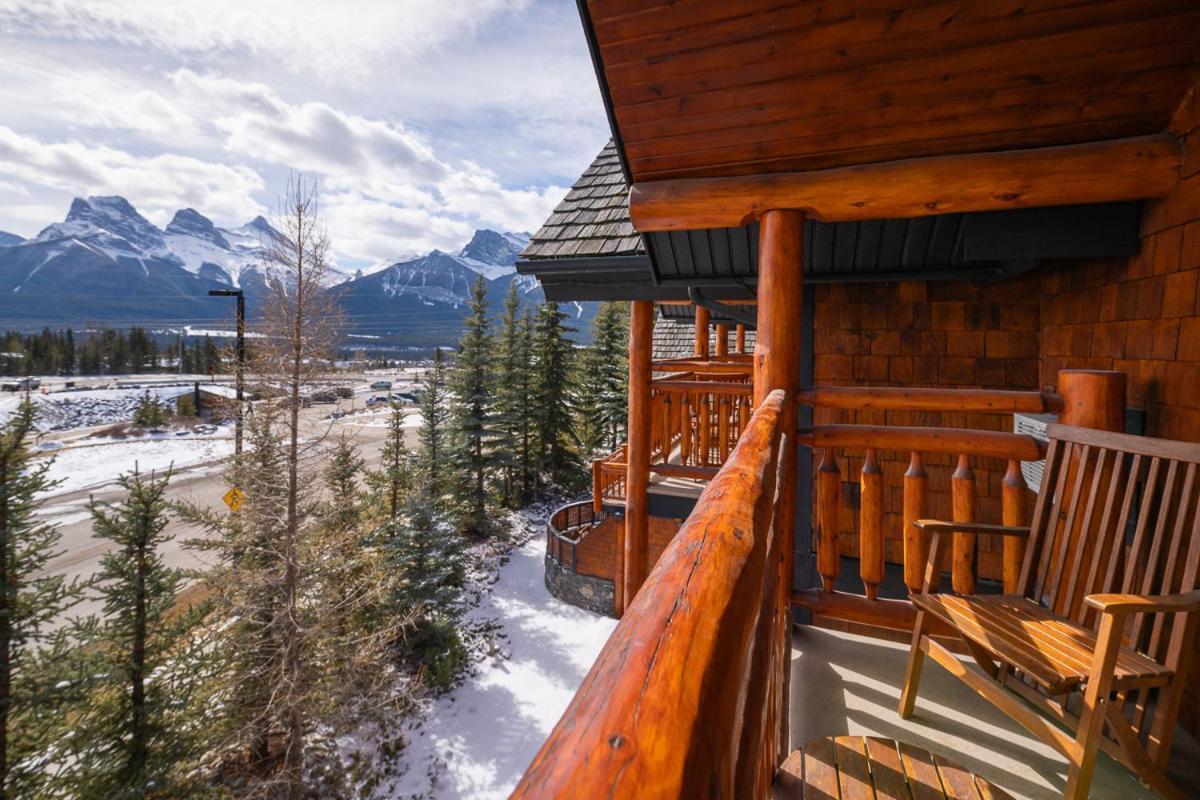 A Bear And Bison Country Inn Canmore Exteriér fotografie