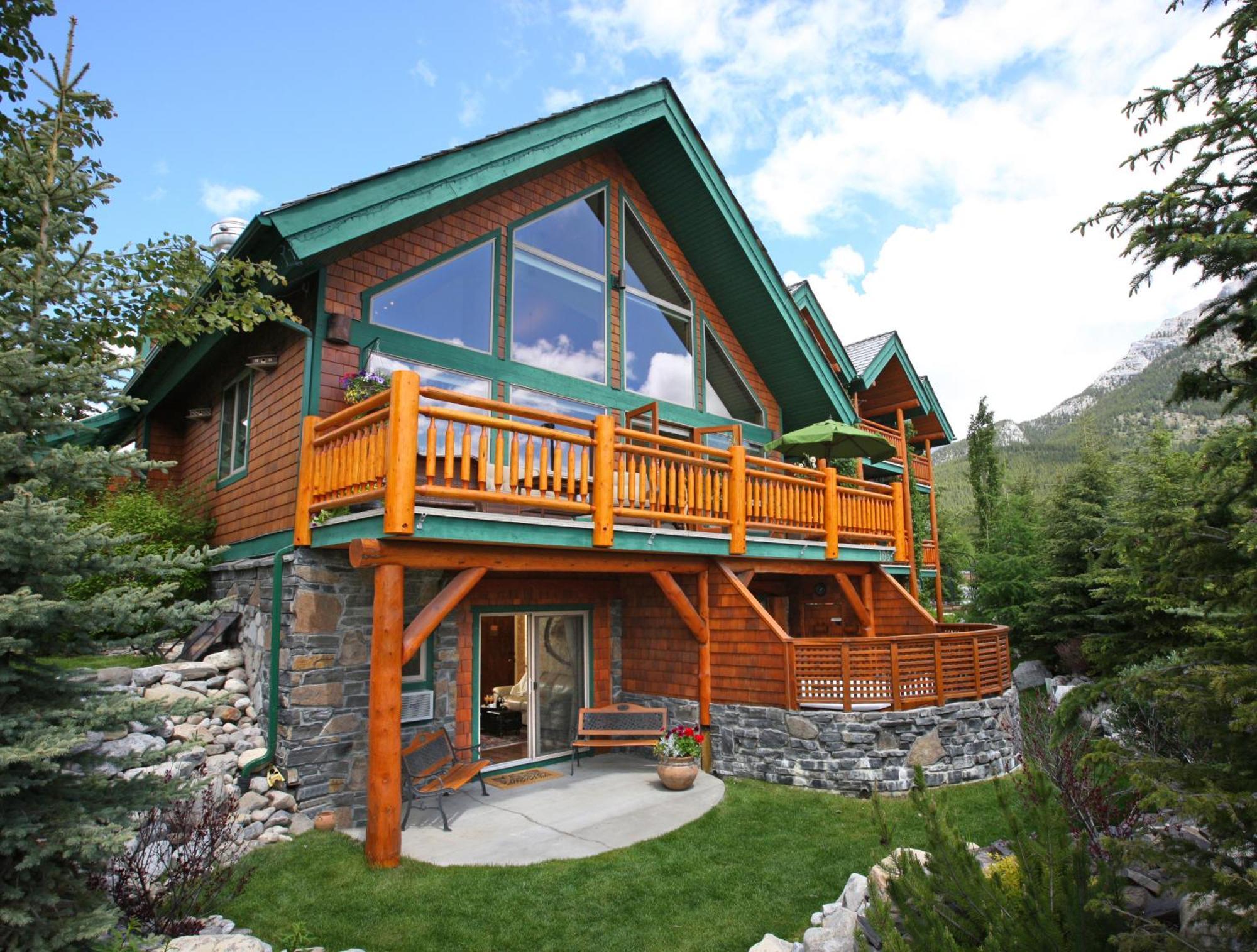 A Bear And Bison Country Inn Canmore Exteriér fotografie